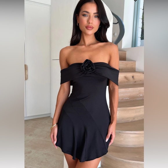 That’s So Fetch Kirsten Dress Black Size 4 - Picture 2 of 4